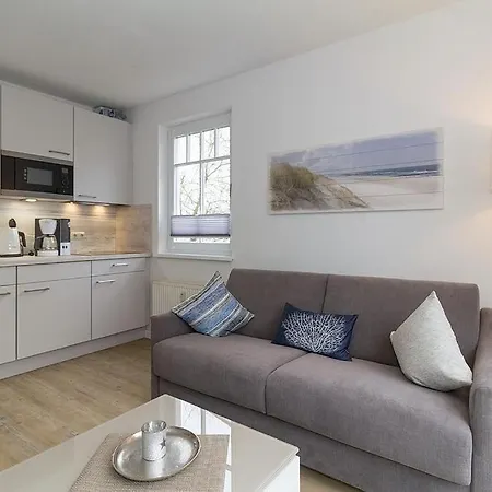 Strandstrasse 32 Strandstrasse 32-50