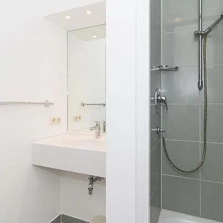 Strandstrasse 32 Strandstrasse 32-50 * Ostseebad Kühlungsborn